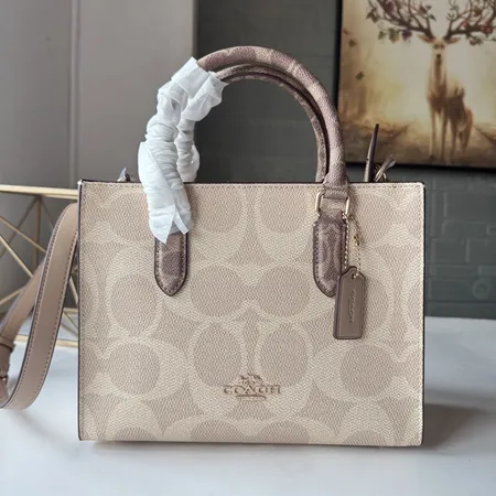 コーチ ハンドバッグ
