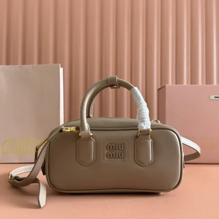 ミュウミュウ ハンドバッグ