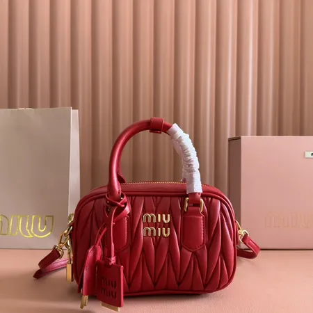 ミュウミュウ ハンドバッグ