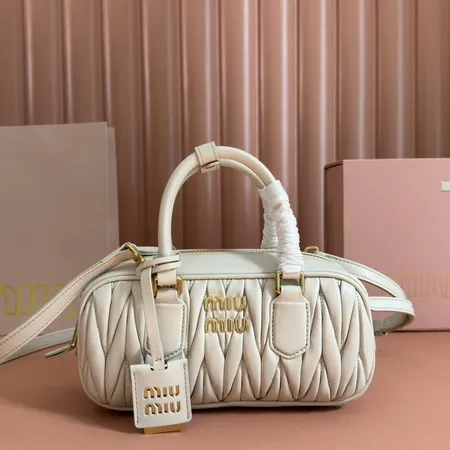 ミュウミュウ ハンドバッグ