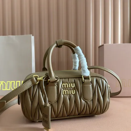 ミュウミュウ ハンドバッグ