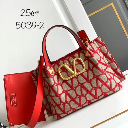 ヴァレンティノ ハンドバッグ