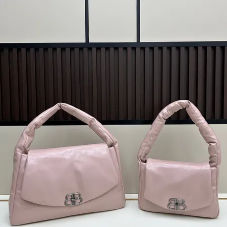 バレンシアガ ショルダーバッグ