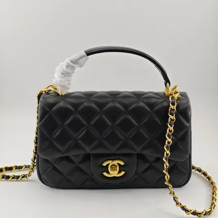 シャネル ショルダーバッグ