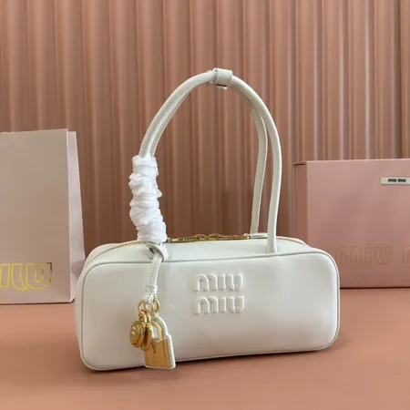 ヴァレンティノ ショルダーバッグ