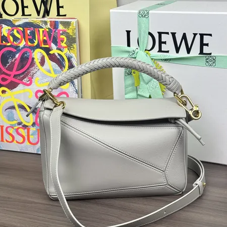 ロエベ ショルダーバッグ