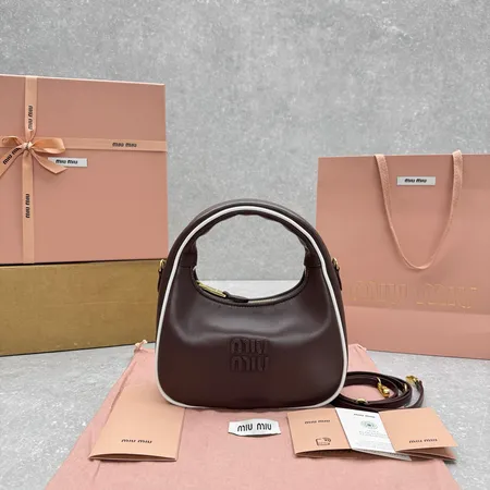 ミュウミュウ ショルダーバッグ