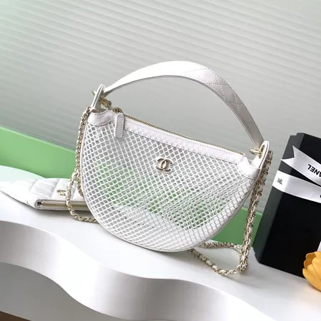 シャネル ショルダーバッグ