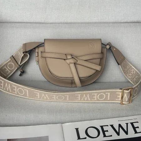 ロエベ ショルダーバッグ