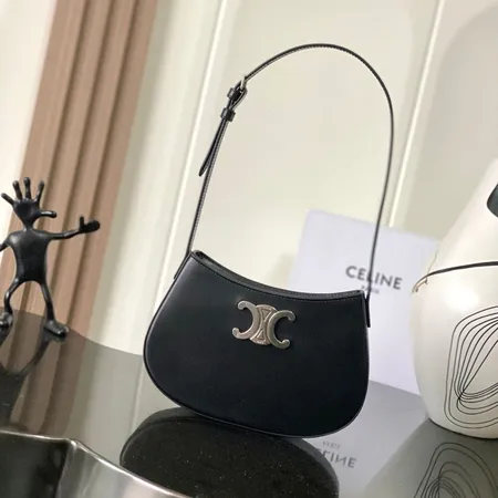 セリーヌ ショルダーバッグ