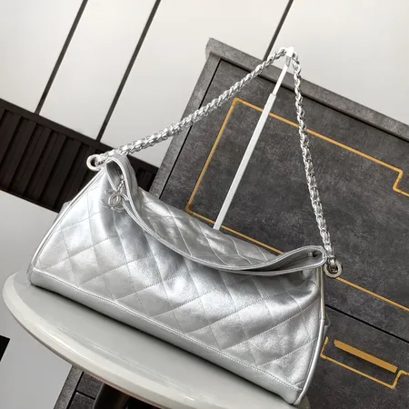 シャネル ショルダーバッグ