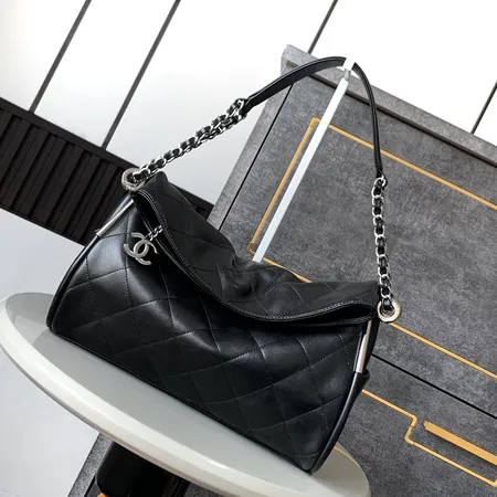 シャネル ショルダーバッグ
