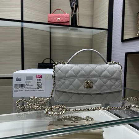 シャネル ショルダーバッグ