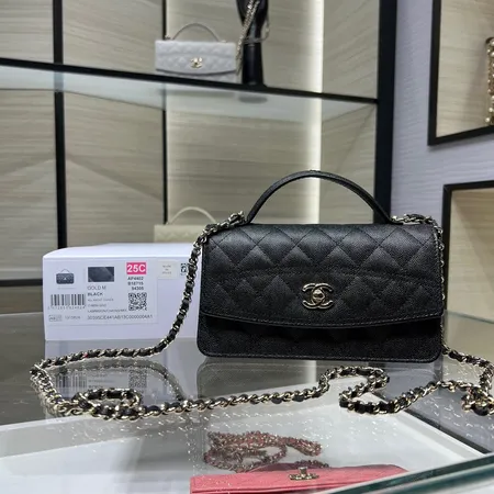 シャネル ショルダーバッグ