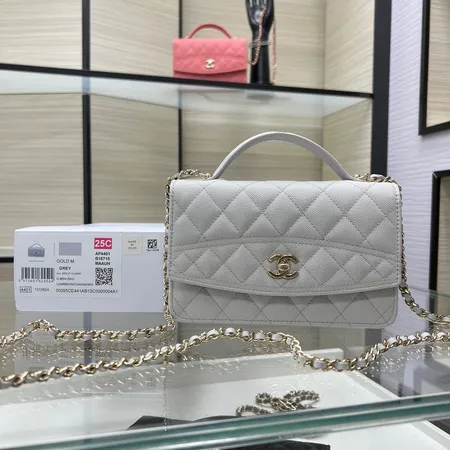 シャネル ショルダーバッグ