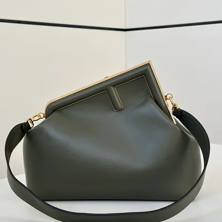 エムシーエム ショルダーバッグ