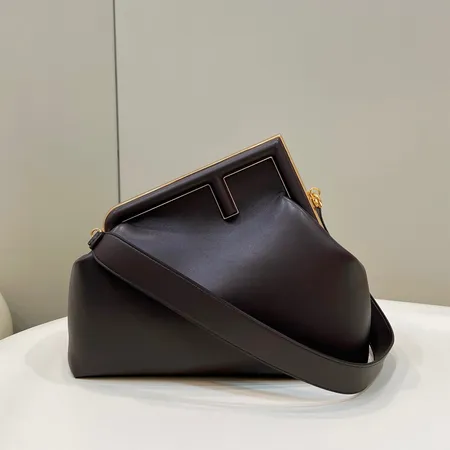 エムシーエム ショルダーバッグ