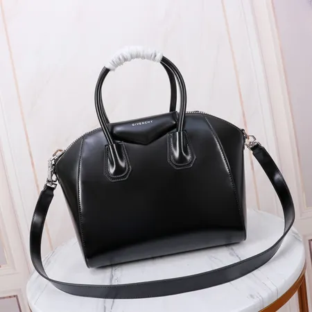 ジバンシィ ハンドバッグ