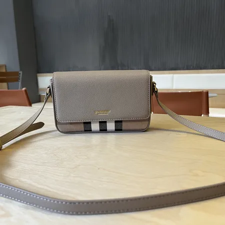 バーバリー ス ショルダーバッグ