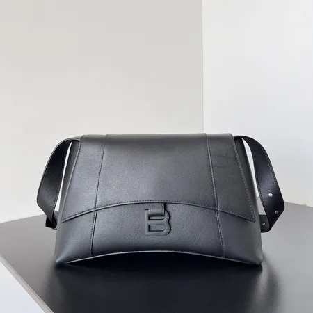 バレンシアガ ショルダーバッグ