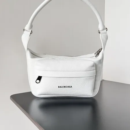 バレンシアガ ショルダーバッグ