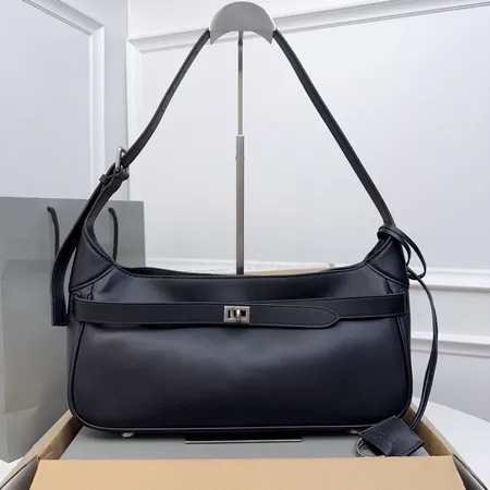 バレンシアガ ショルダーバッグ