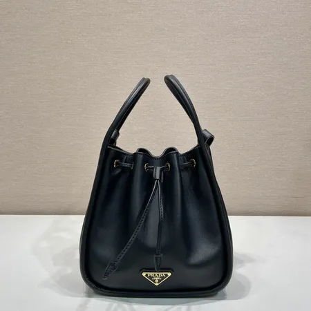 プラダ ハンドバッグ