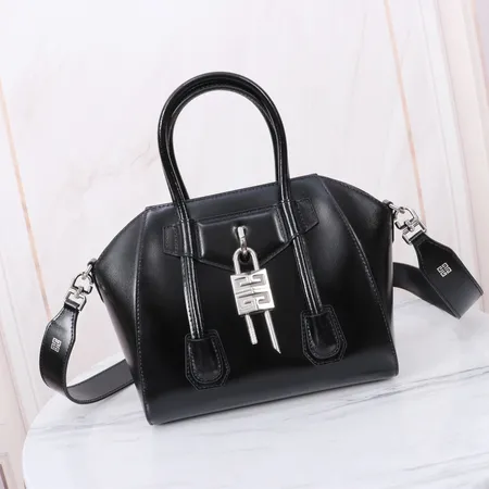 ジバンシィ ハンドバッグ