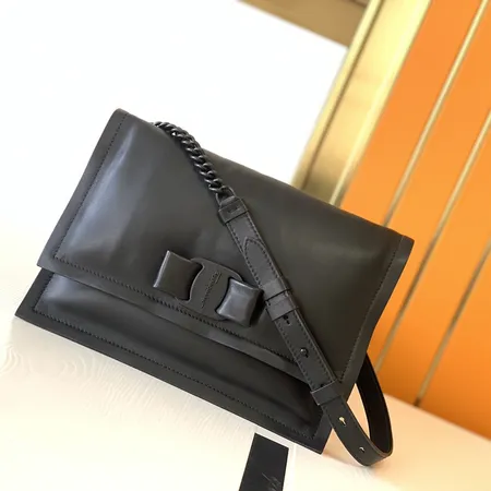 ヴァレンティノ ショルダーバッグ