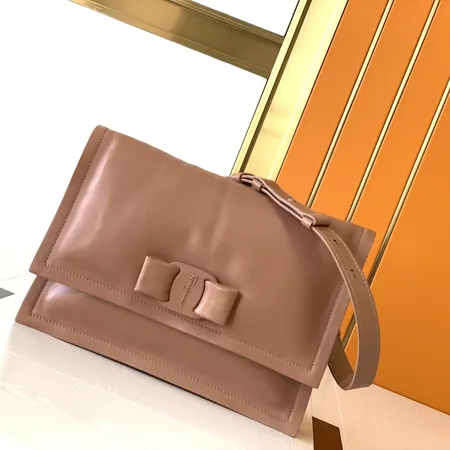 ヴァレンティノ ショルダーバッグ