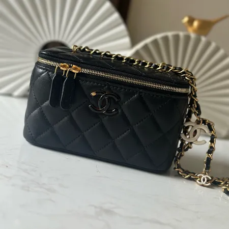 シャネル ショルダーバッグ