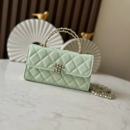 シャネル ショルダーバッグ