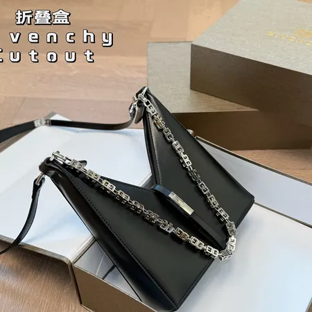 イブサンローラン ショルダーバッグ