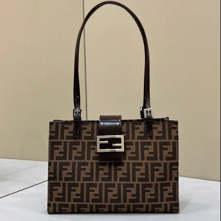 エムシーエム ショルダーバッグ