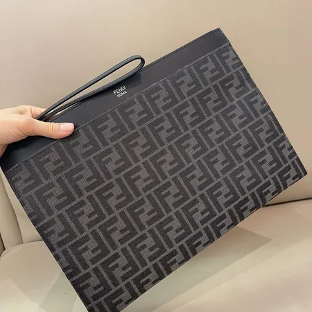 フェンディ ハンドバッグ