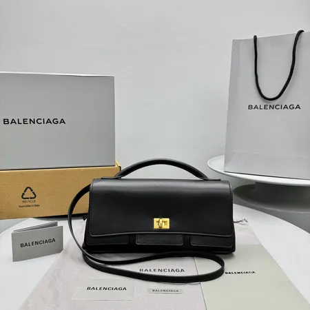 バレンシアガ ショルダーバッグ