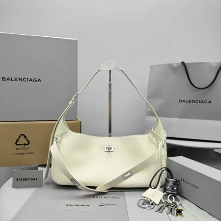 イブサンローラン ショルダーバッグ