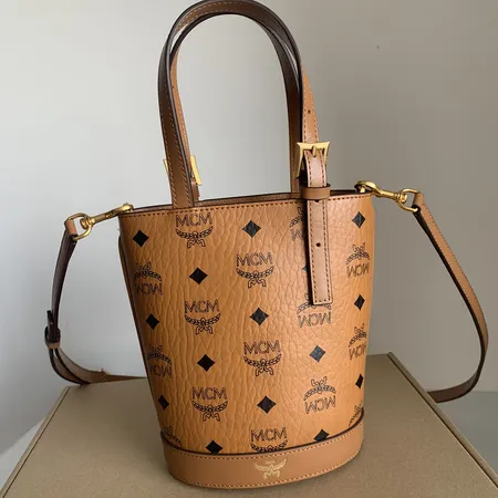 エムシーエム ショルダーバッグ