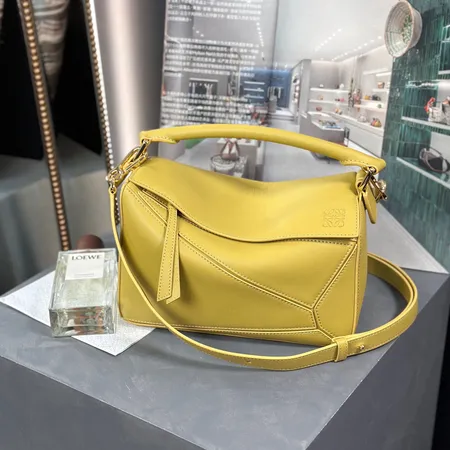 ロエベ ショルダーバッグ