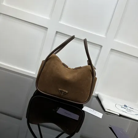 プラダ ハンドバッグ