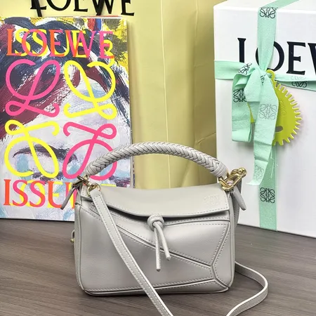 ロエベ ショルダーバッグ