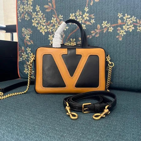 ヴァレンティノ ハンドバッグ