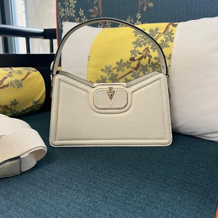 ヴァレンティノ ハンドバッグ