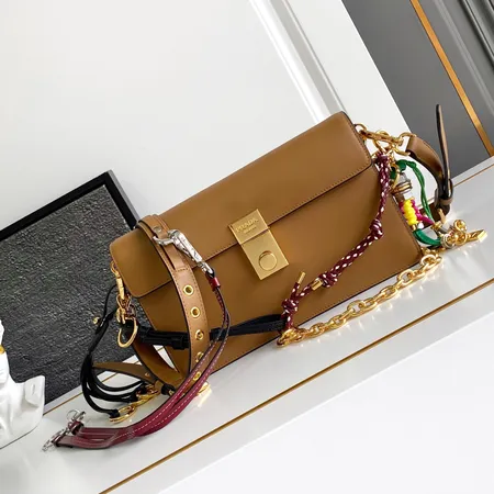 プラダ ショルダーバッグ