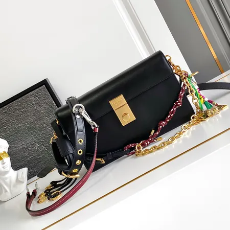 プラダ ショルダーバッグ