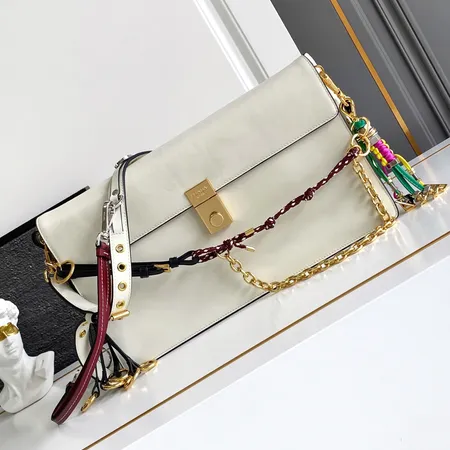 プラダ ショルダーバッグ