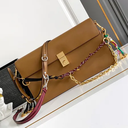 プラダ ショルダーバッグ