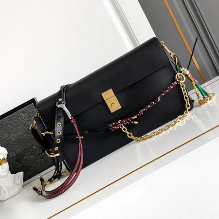 プラダ ショルダーバッグ