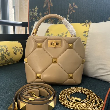 ヴァレンティノ ハンドバッグ