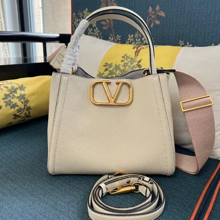ヴァレンティノ ハンドバッグ